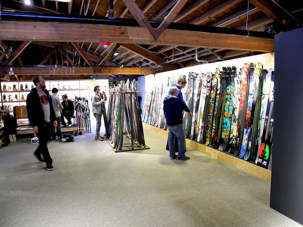 Clothing stores Active clothing store locations