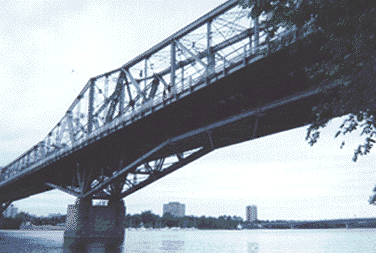 About 2 jump the Ottawa Bridge