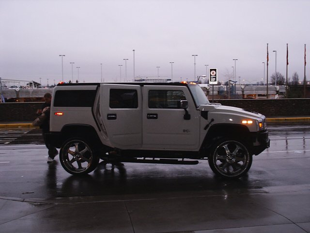 Hummer H2 on 26s. Looks fucking ridiculous