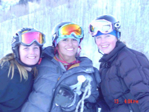 two of the coolest skier girls