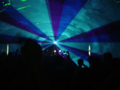 FOOOKIN sick laser at a techno party
