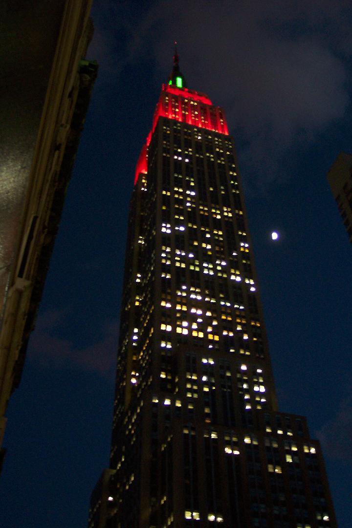 empire state building @ nite w/ moon