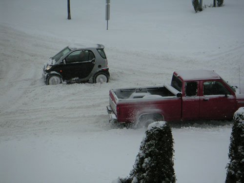 smart car stuck in good ol canadian snoww