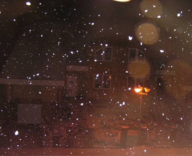 its snowing!!!!!