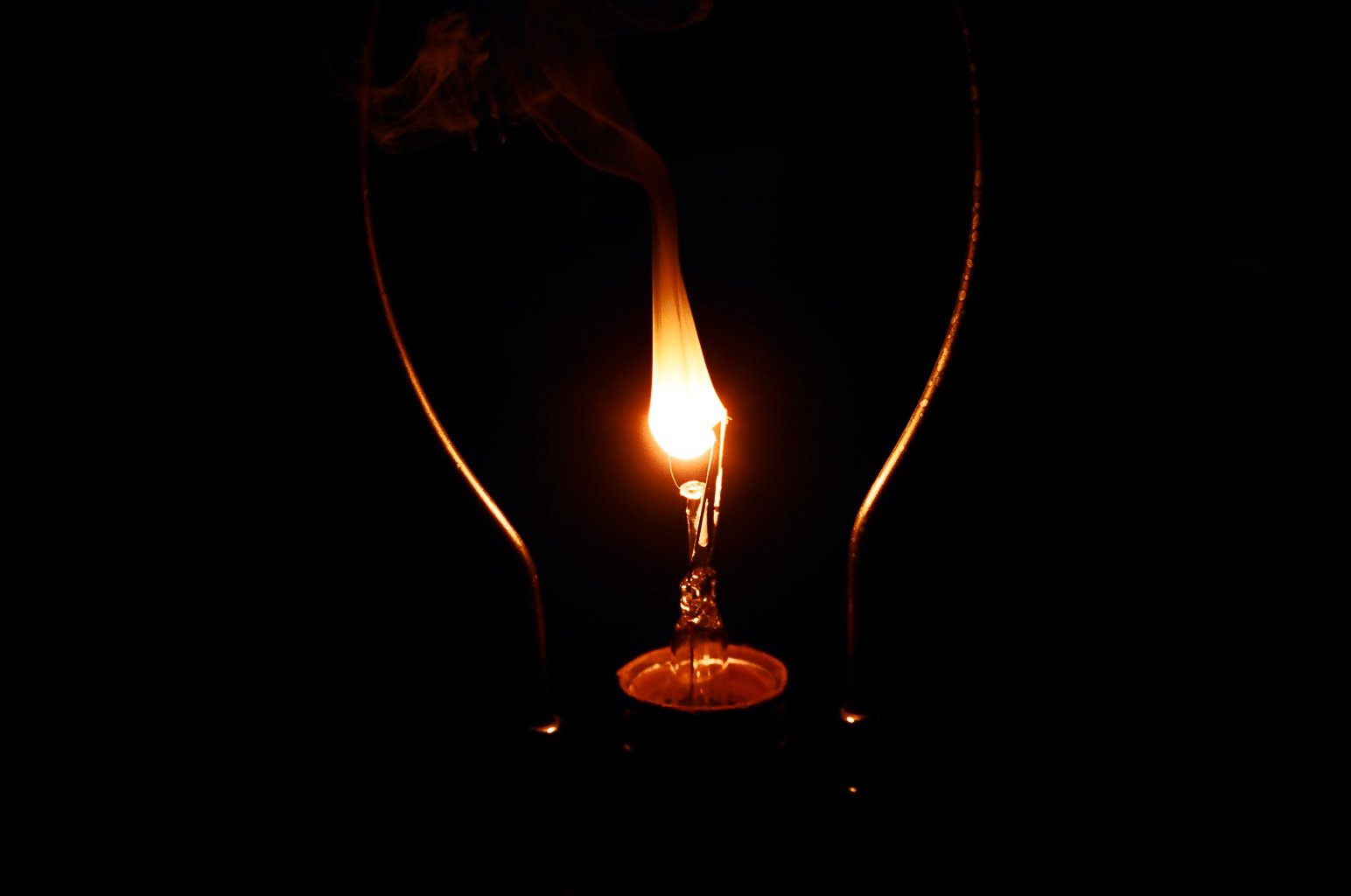 Broken ligtbulb flame