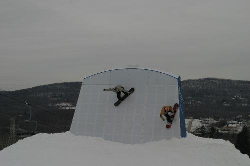 Apex Wallride @ CREEEEKK