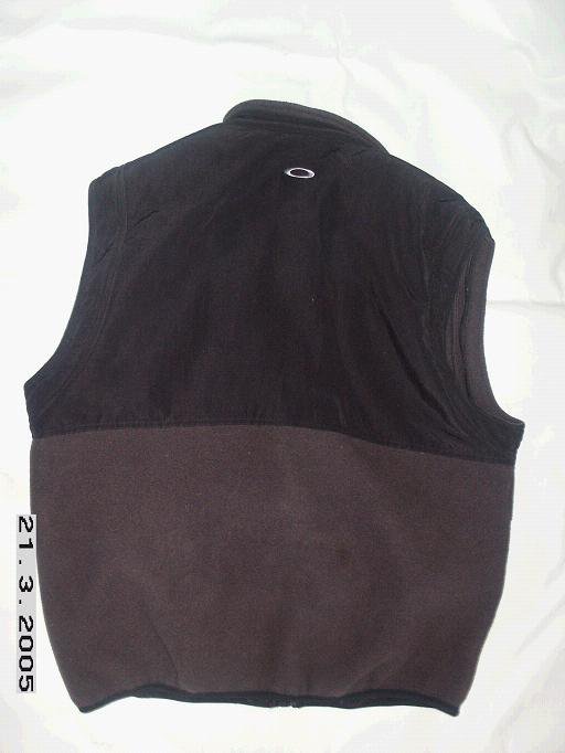 black oakley vest for sale