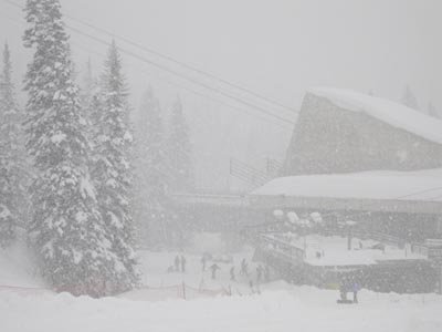 More heavy snows at snowbird today. Over 5 feet of new snow has fallen in the last 7 days.