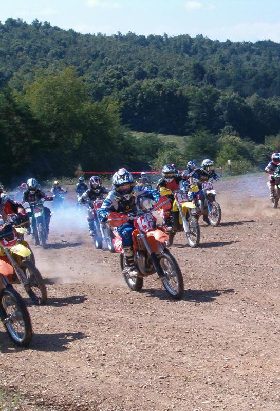 picture of the holeshot, i got it, um idk i thought it was cool cas it looks like everyone is chargi