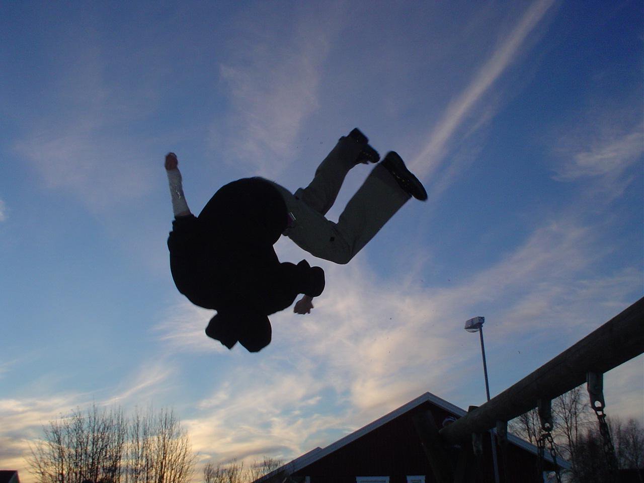 me doing a under flip.. with my broken thumb