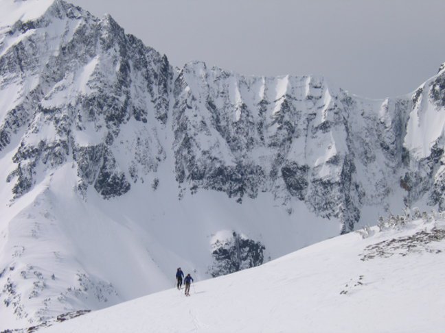 Skinning with scenic background