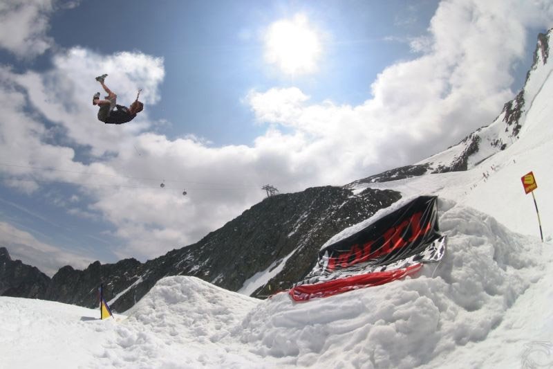 No Ski Mtn. Backflip 3!!! This shit is illz.  not photoshopped