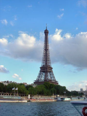 Eiffel tower from the Seine