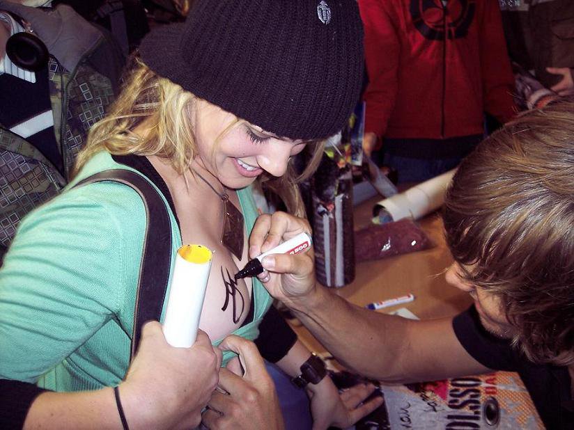 jon olsson signing the chest