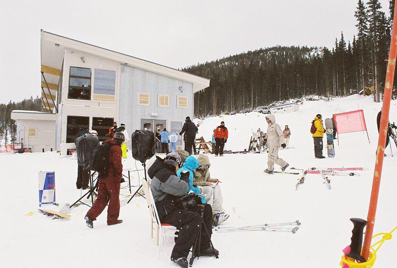 judges at Jibij Rail jam