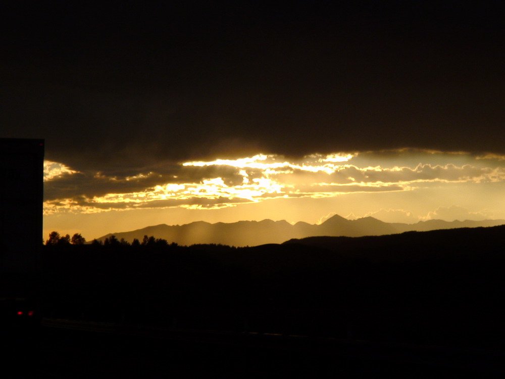 Montana sunset over mountains