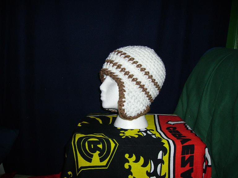 White beanie with brown trim