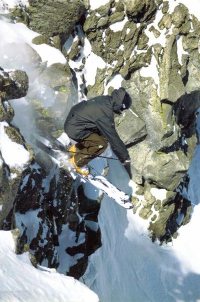 Dropping into a lil chute-Mammoth '06