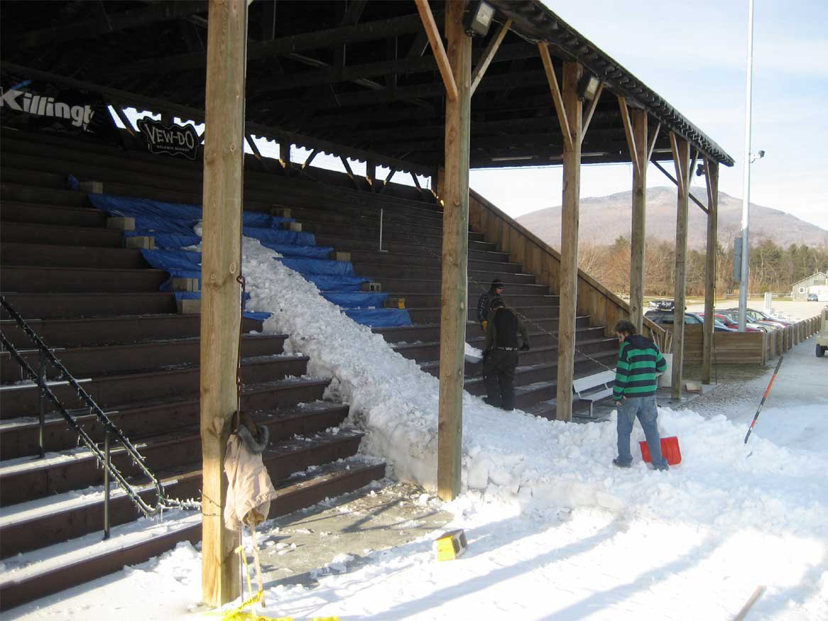 Grandstand in run