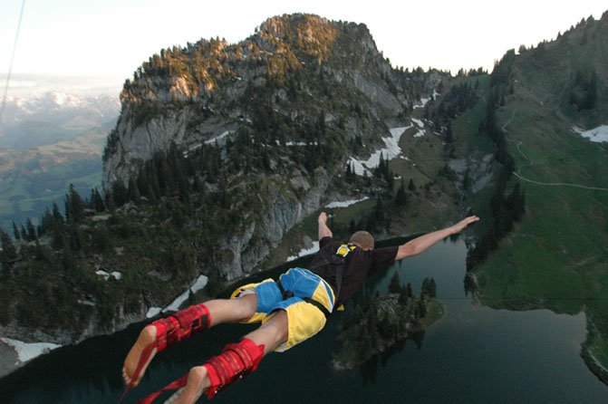 Bungy jumping