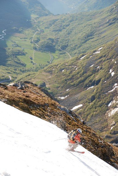 Lars skiing at dalsnibba