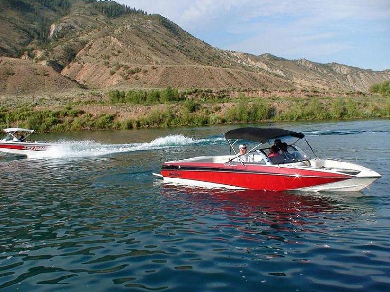 Ski Nautique vs Malibu