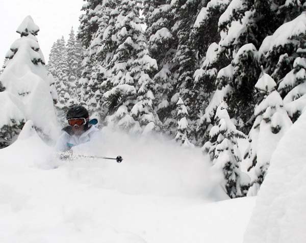 Storm skiing @ Silverton