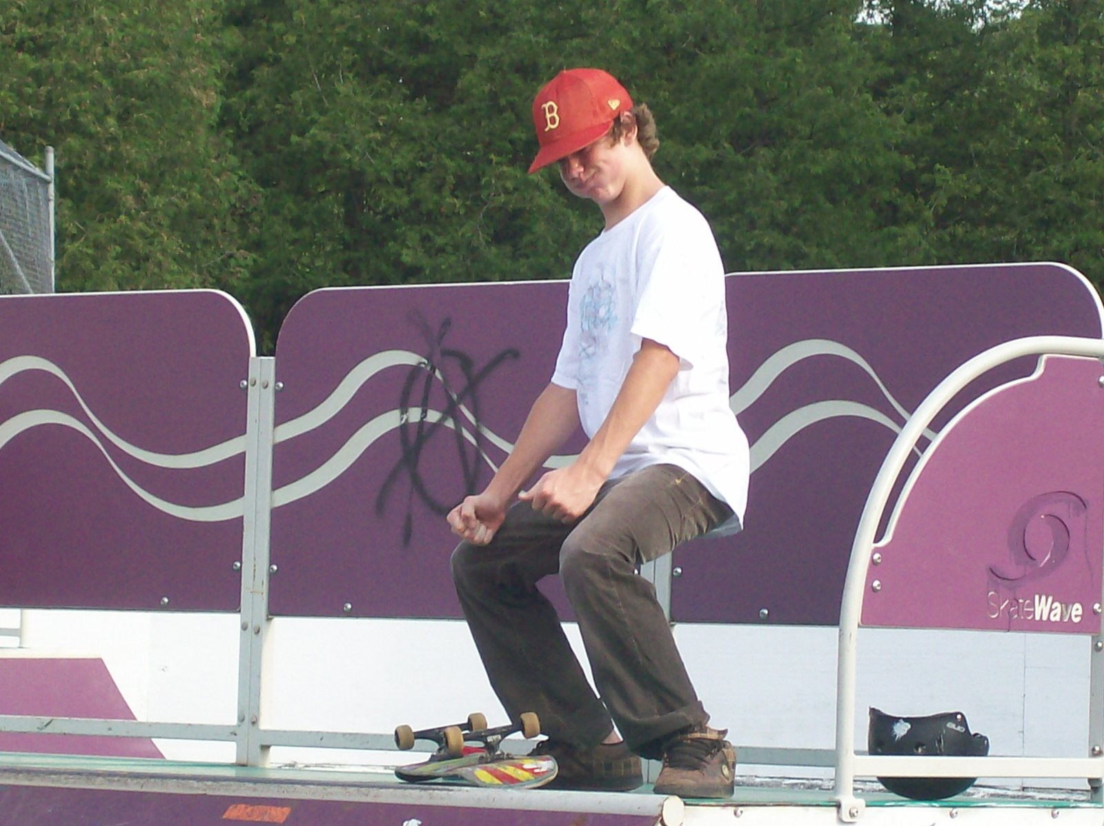 Skateboarding is my summer sport.