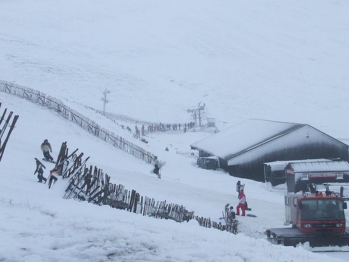 Glenshee Opening Weekend Part 1  5/1/08 (The Back And The Plastic Poma)