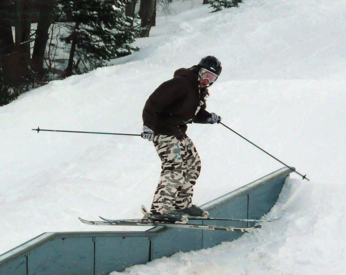 Boulder park rail