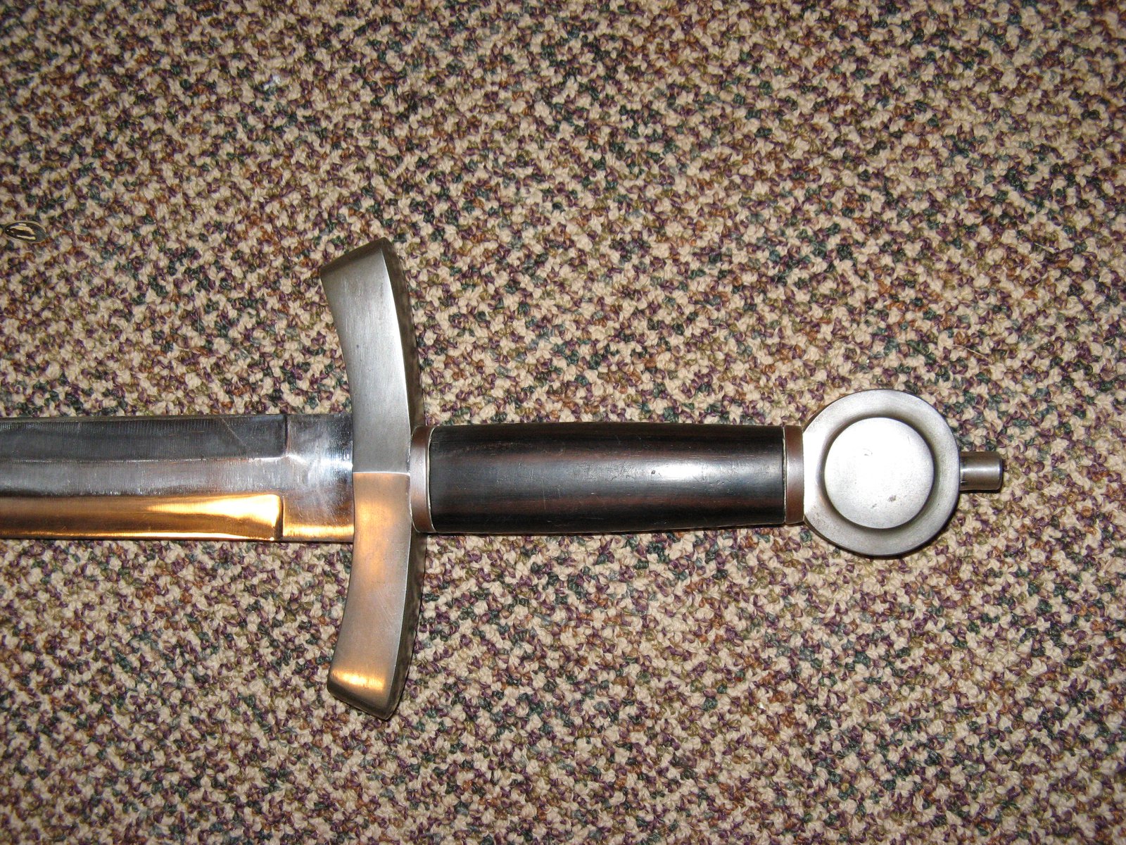 Sword hilt for thread