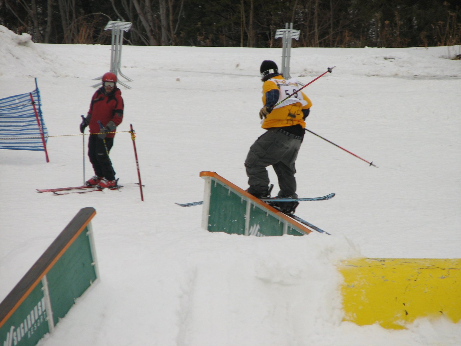 Up gap down rail