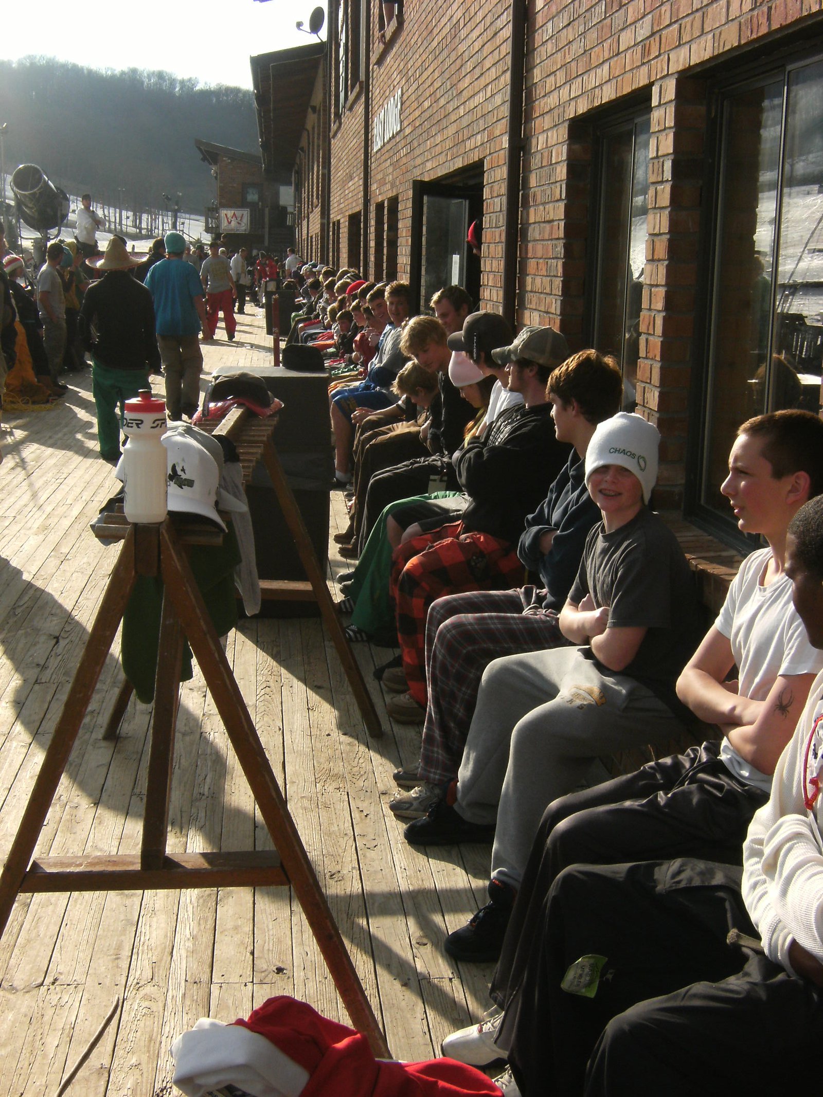 Wall sits for skis