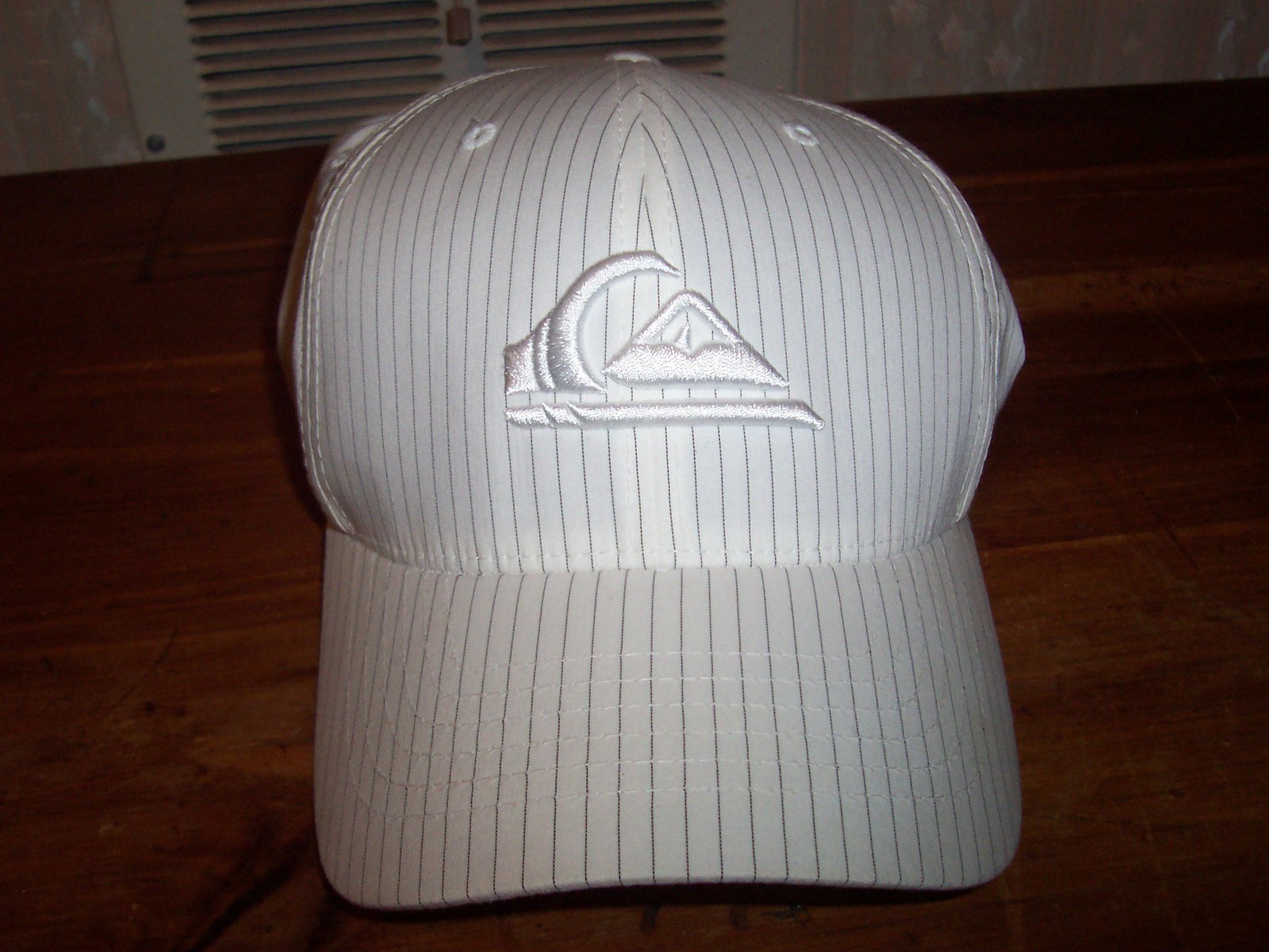 Quickslilver hat for sale