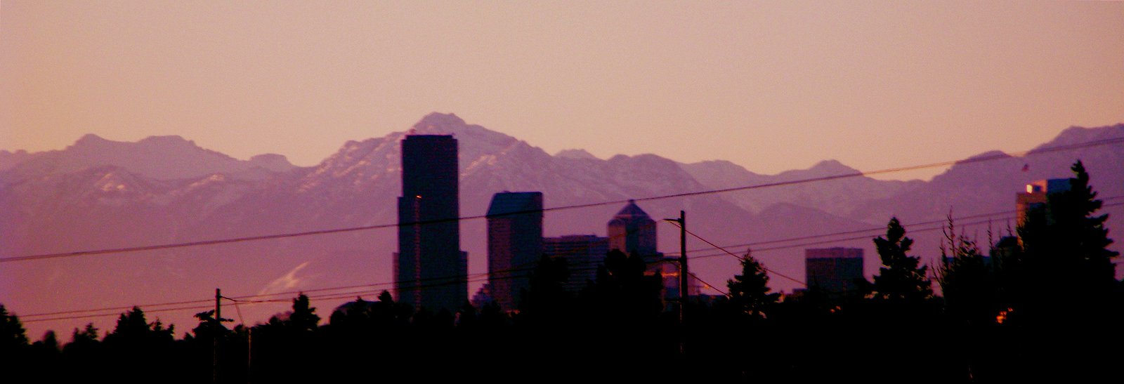 Seattle skyline against mountains