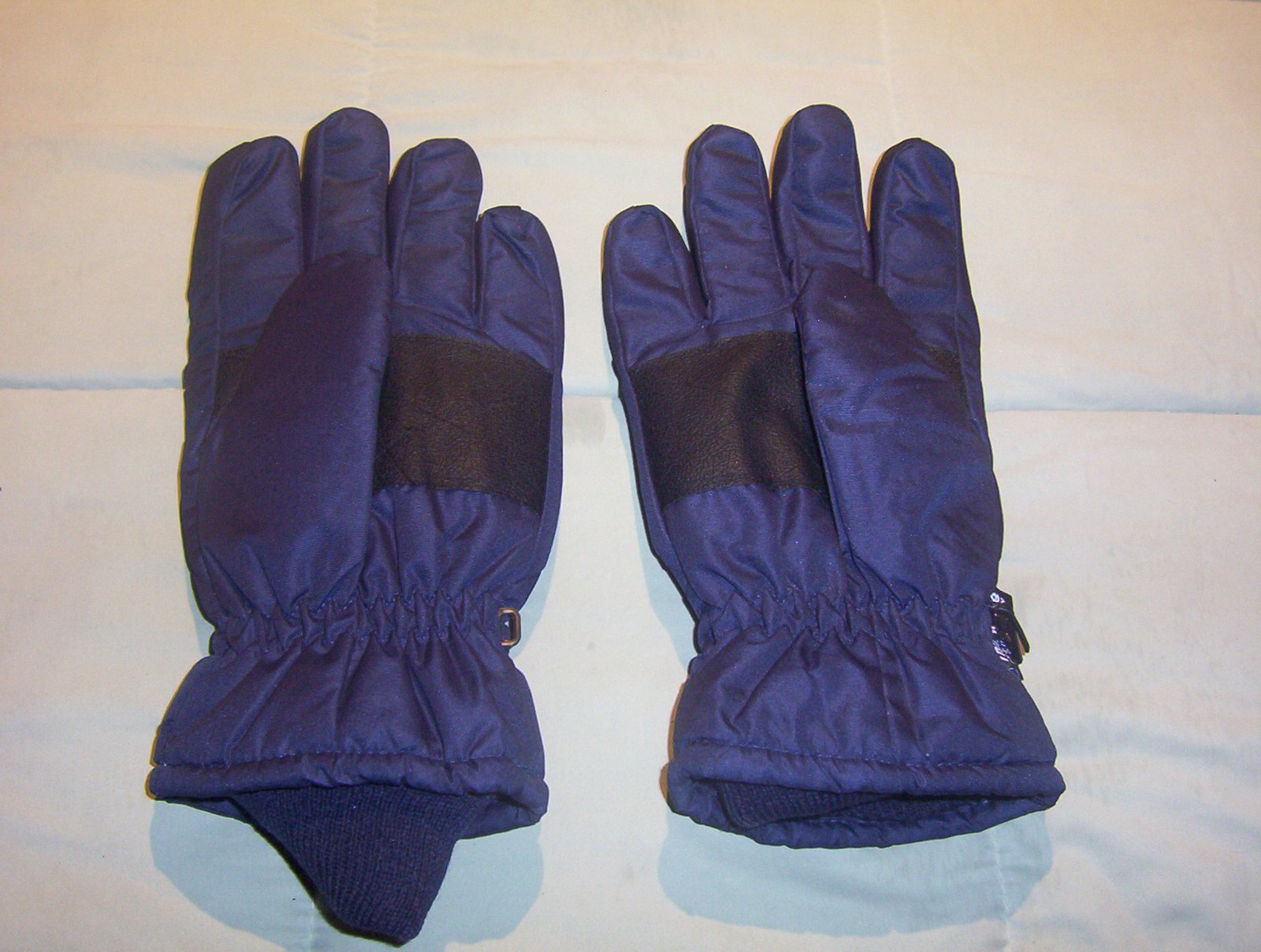 Navy gloves 2