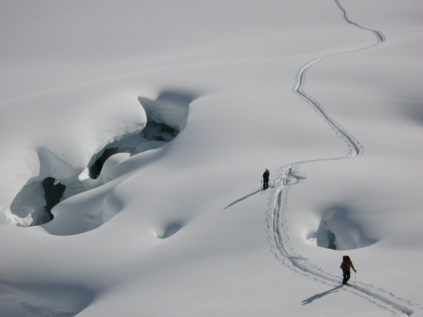 Skinning through crevasses