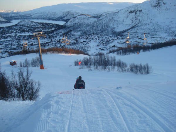 BOONE SKIS Norway trip - sleddin