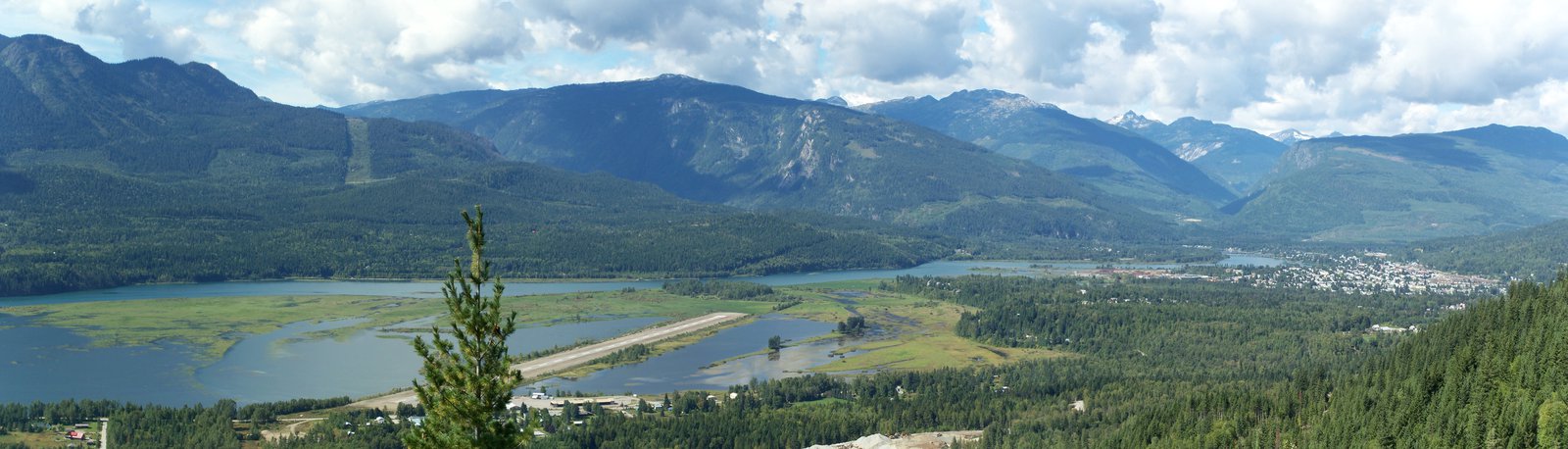 Revelstoke Airport and Town