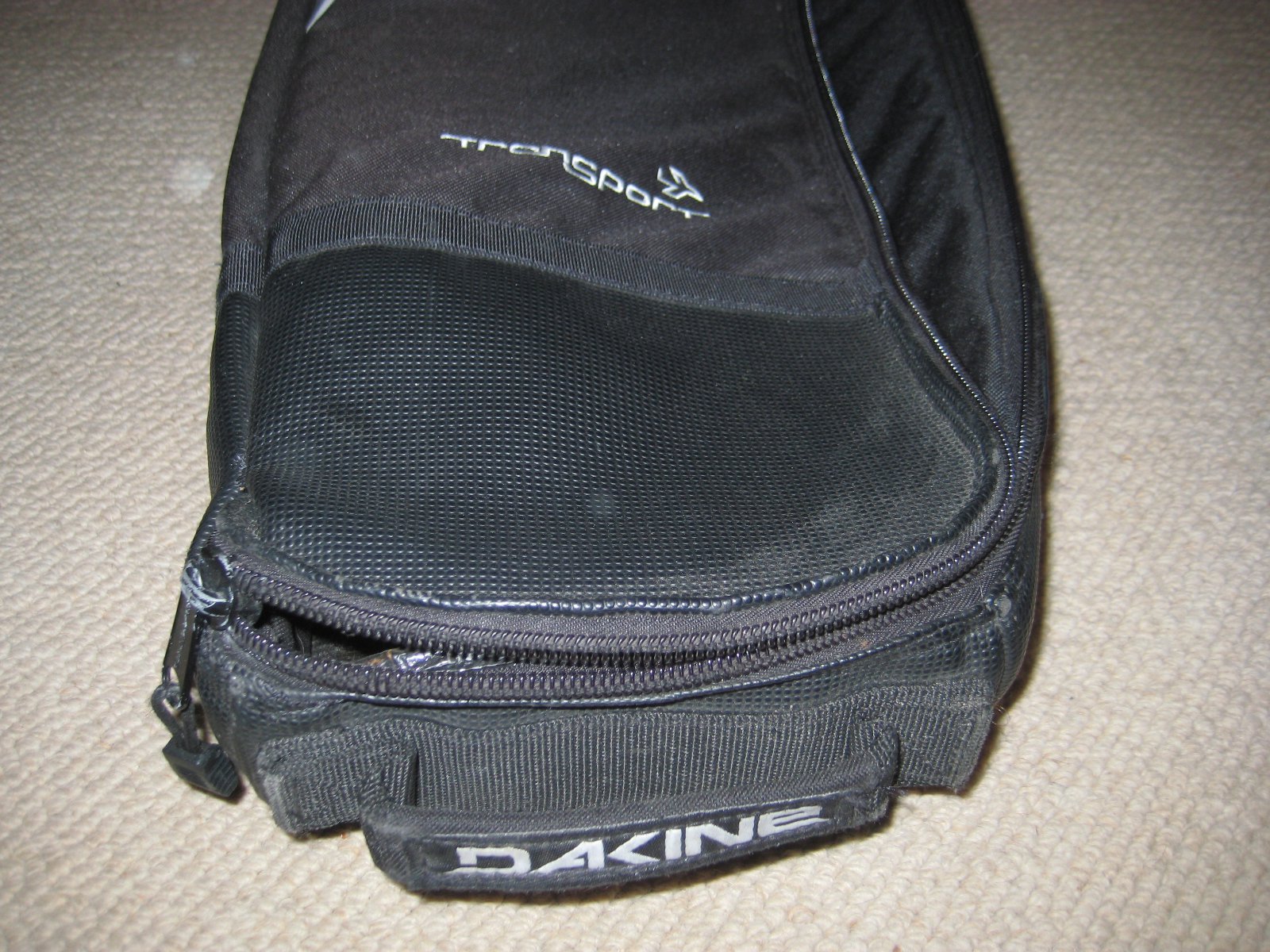 For sale - dakine ski bag