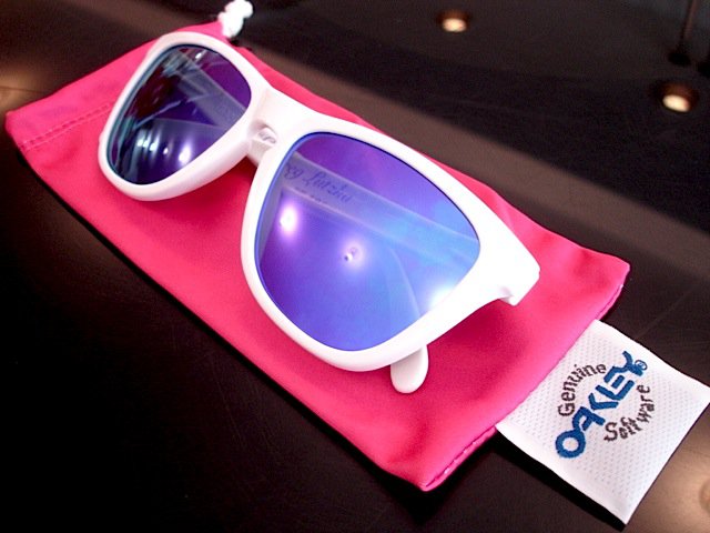 FROGSKINS  BEST OFFER TRADES PLUS CASH OR WHAT EVER..... LIKE OMFG!!!!!!