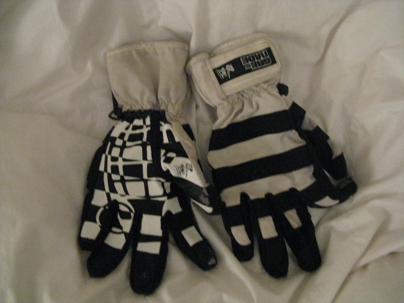 Grenade gloves 2