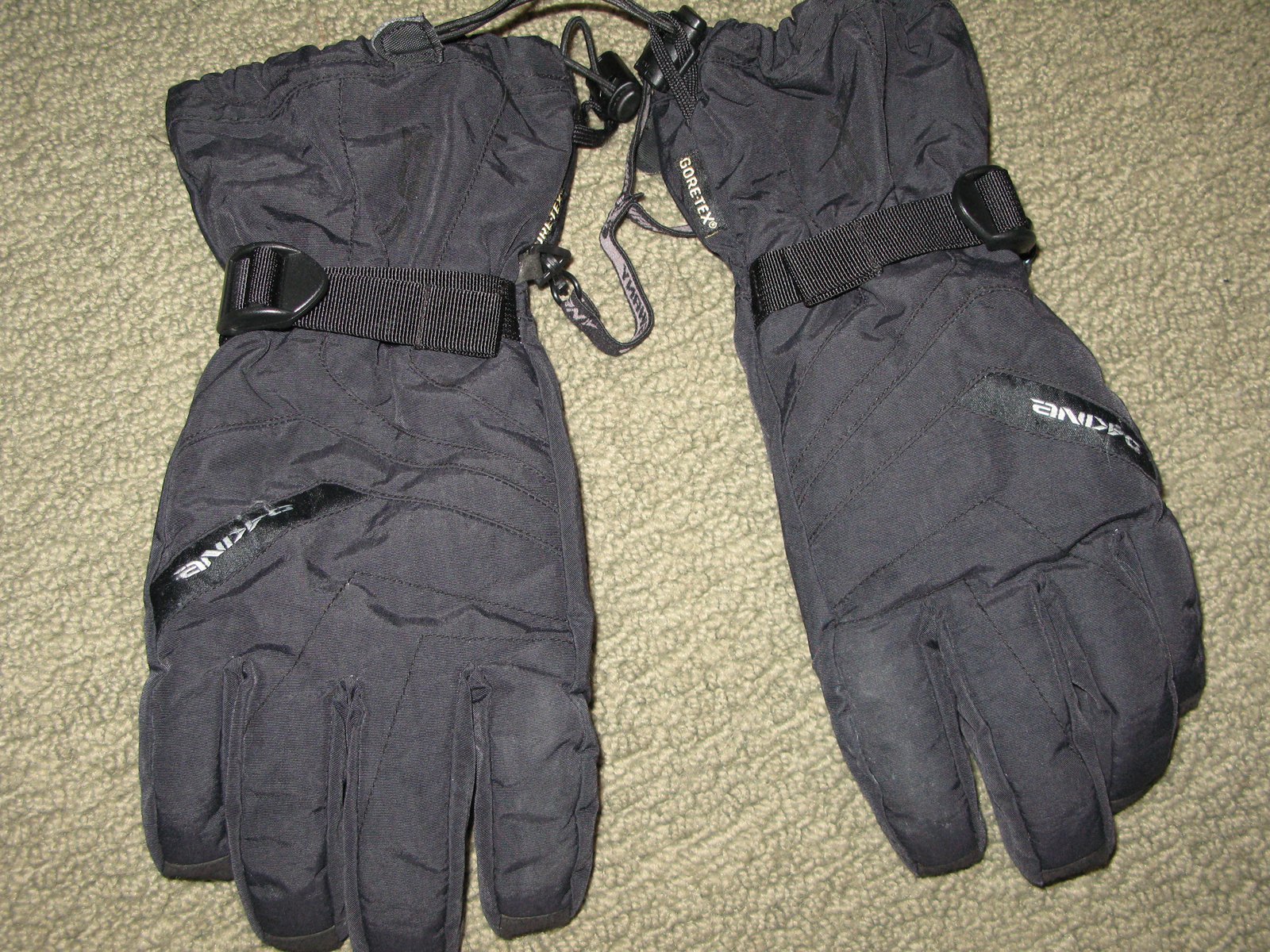 Dakine glove