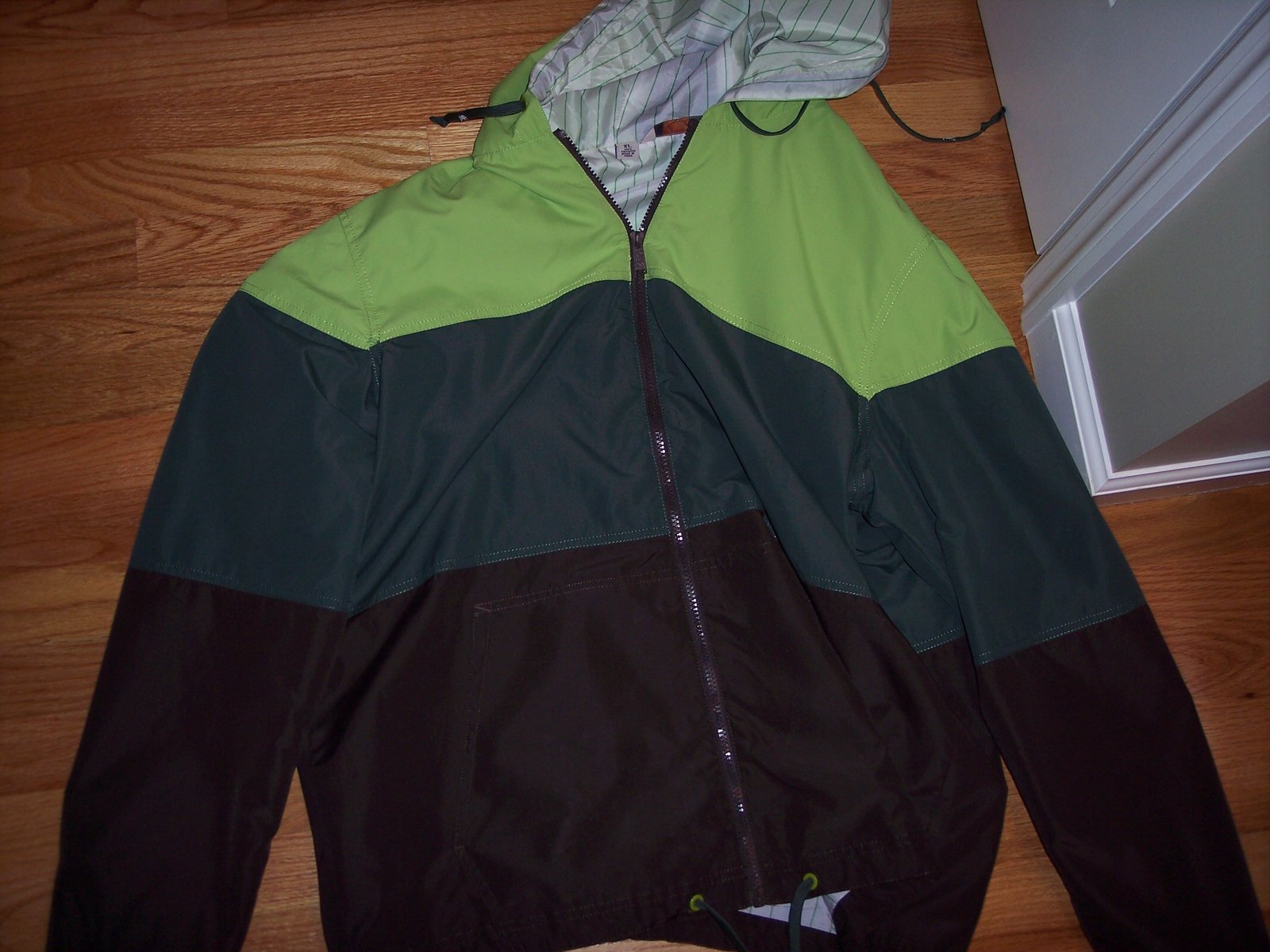 XL windbreaker jacket