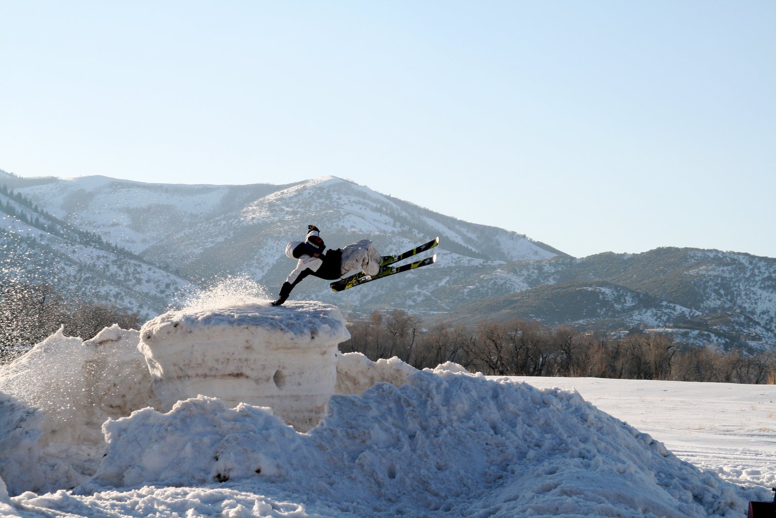 Snow cave hand drag