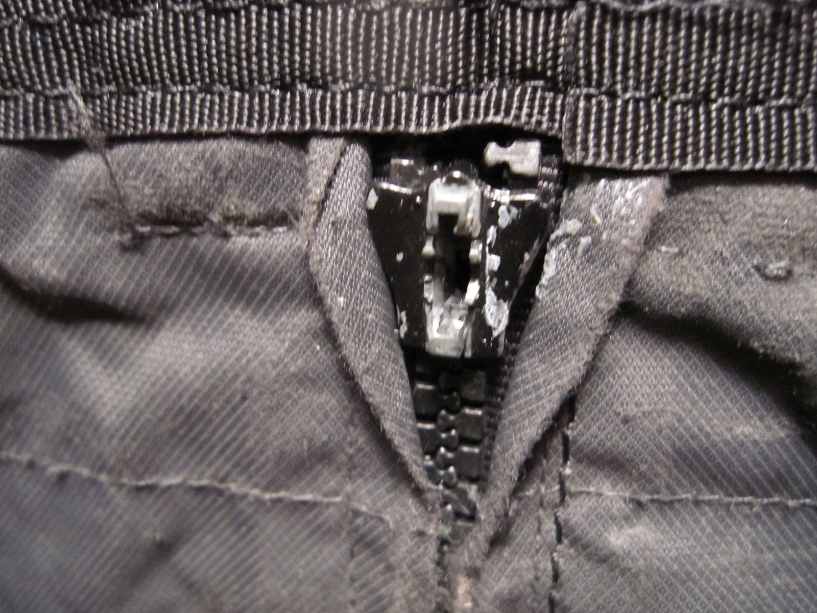 Broken zipper on FD pants (for thread)