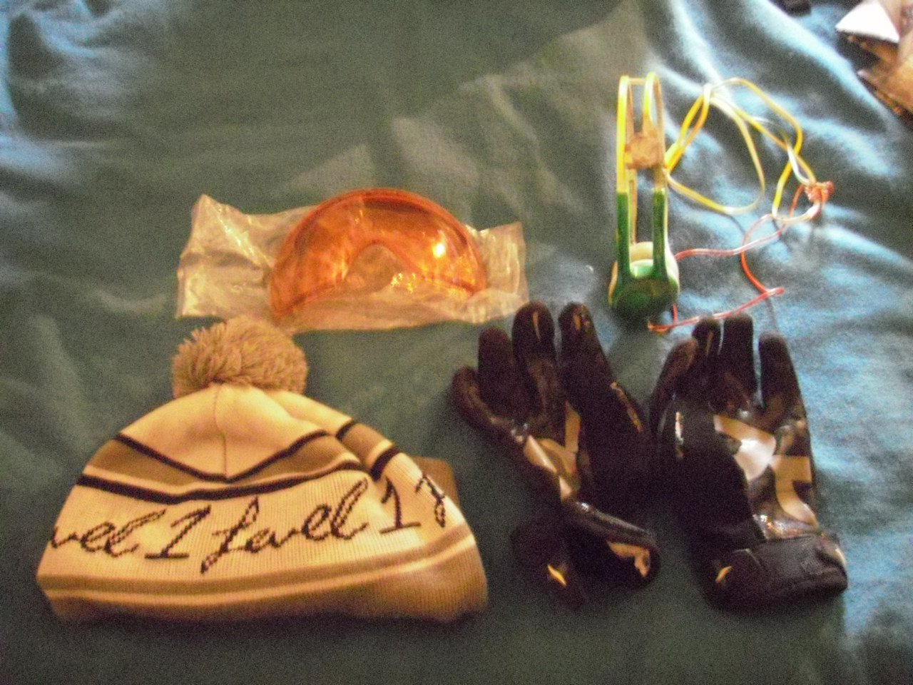 Gloves, hat, cbar lenses, and skullcandy icons for sale