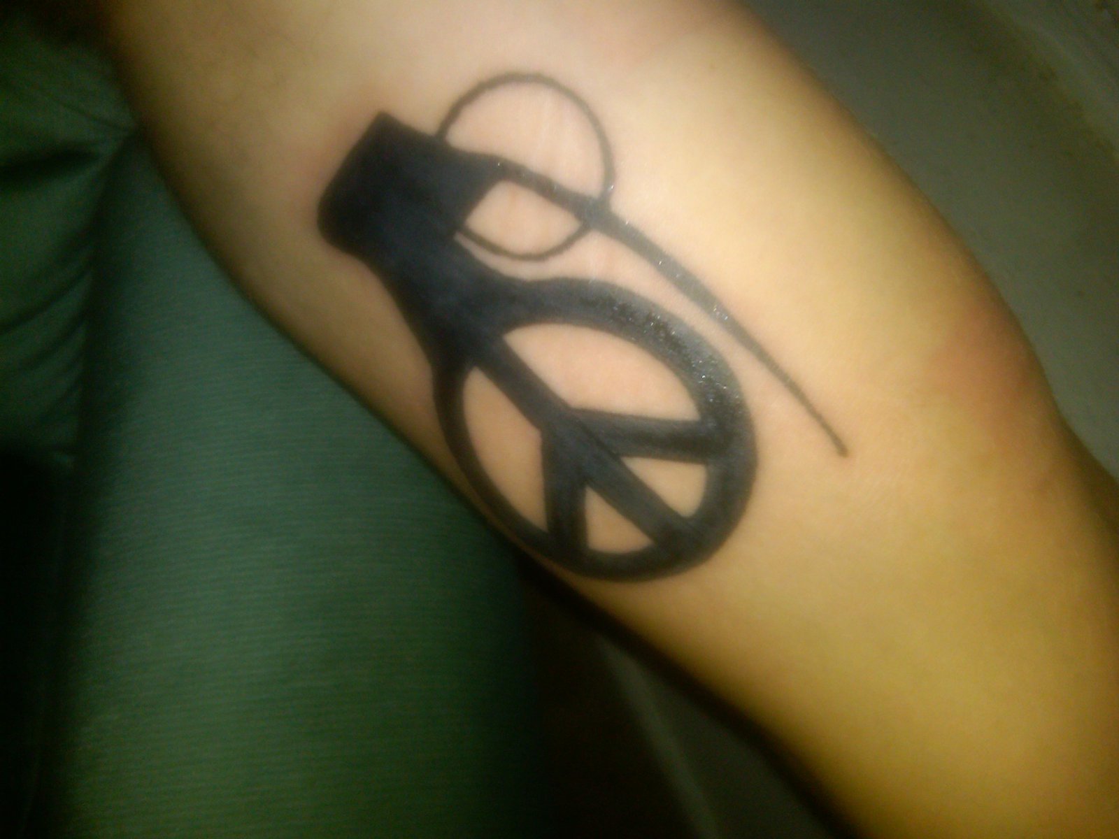 Peace Bomb Tat