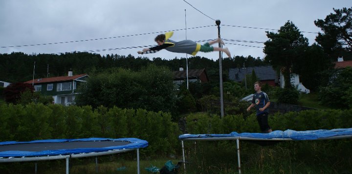 Trampoline super mann front