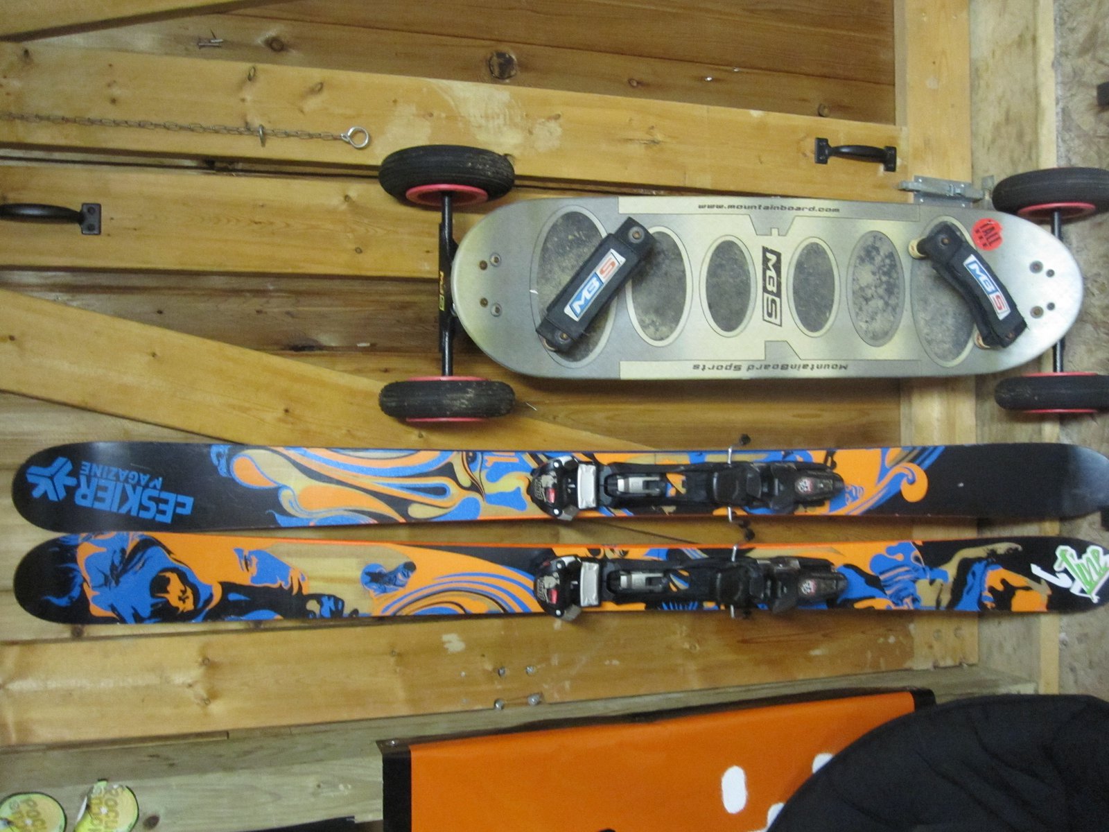 Skis   mtn. board